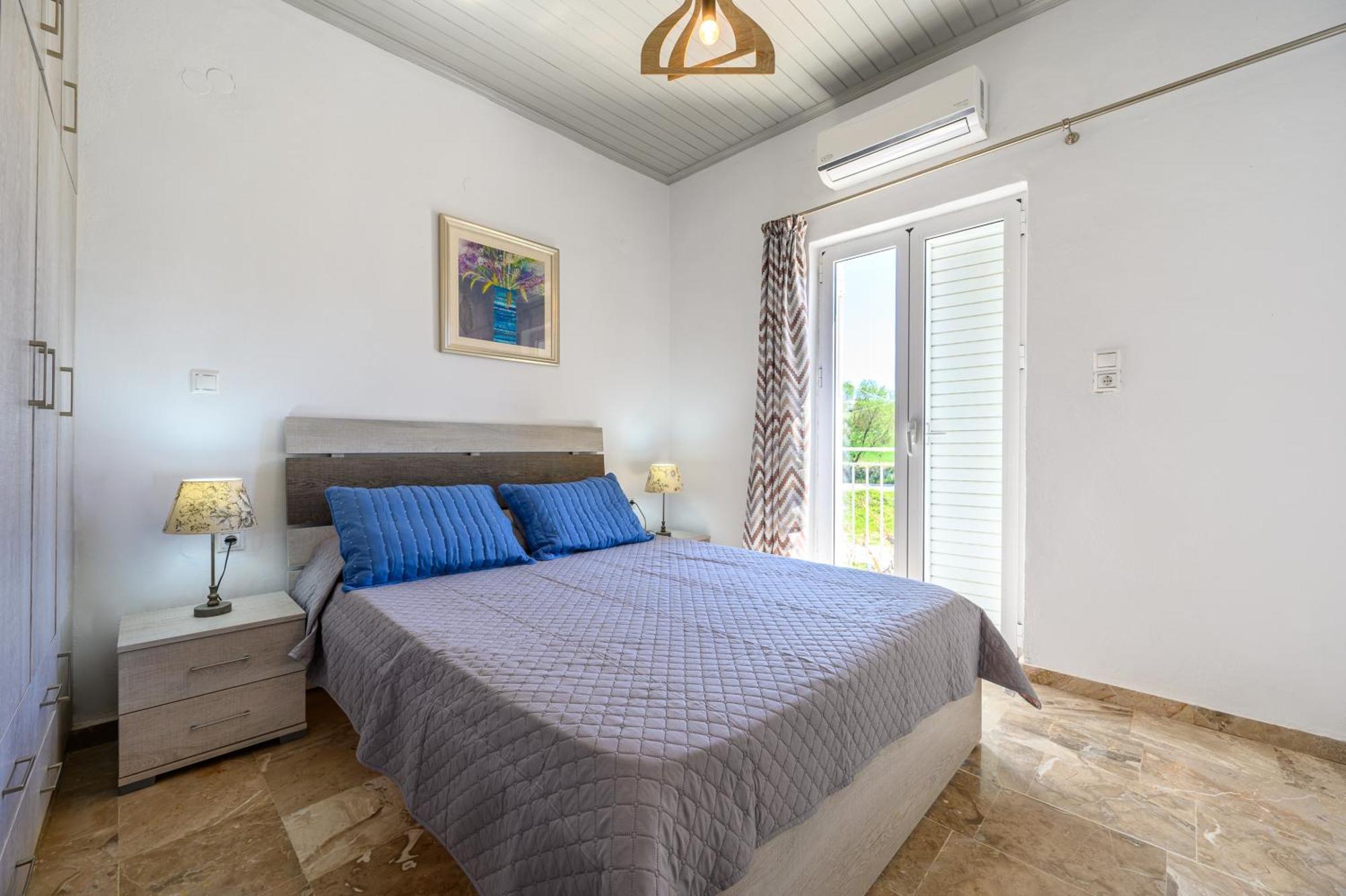 Beachfront First-Floor Suite Georgioupoli Bagian luar foto